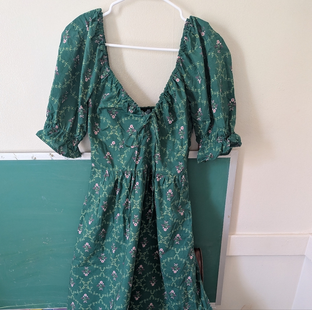 Green Floral Puff-Sleeve Maxi Dress